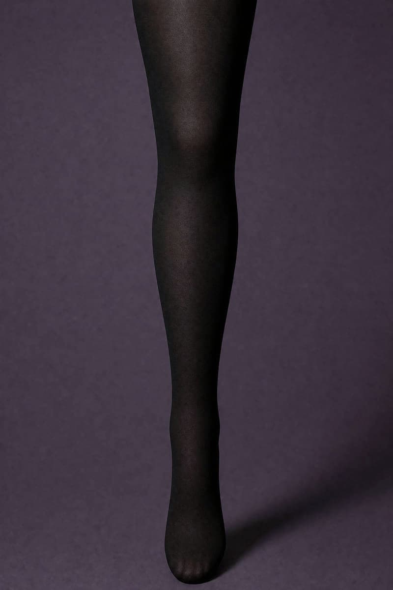Semi 50 on the standard leg form, 50 denier, photographed under photography standard PS-01
