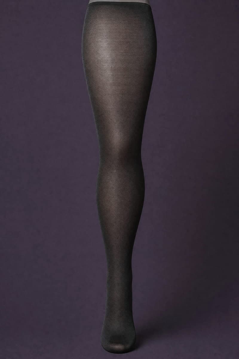 Semi 40 Curve on the standard leg form, 40 denier, photographed under photography standard PS-01